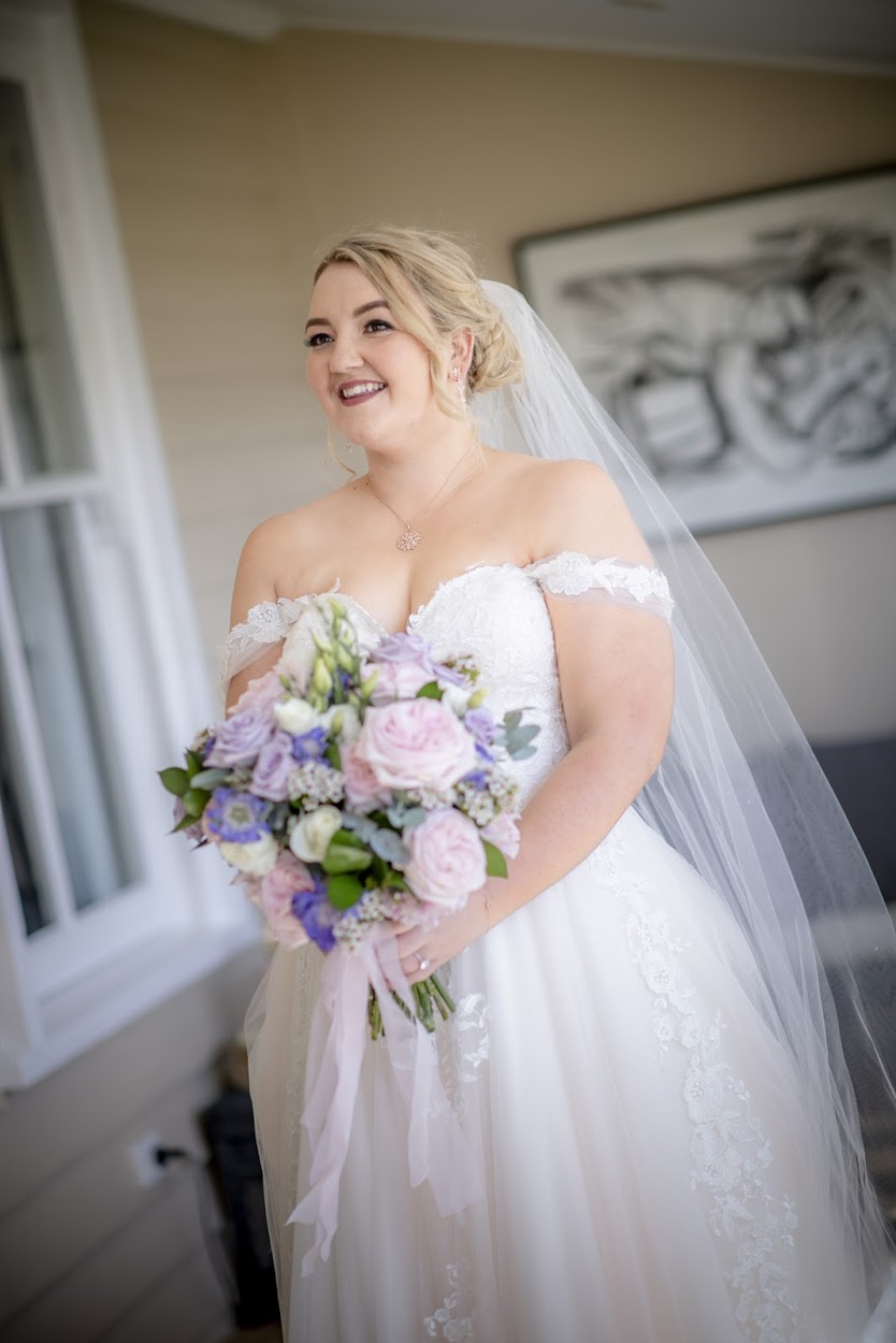 Lovely Bridal Blooms | 516 Wilberforce Rd, Wilberforce NSW 2756, Australia | Phone: 0425 384 560