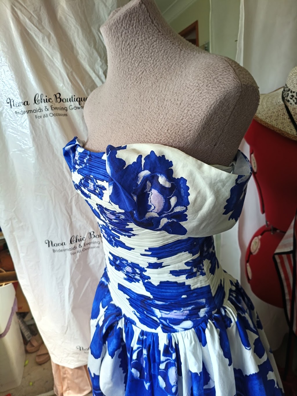 Lalas Sewing and Alterations | 9A Thomas Pl, Bligh Park NSW 2756, Australia | Phone: 0451 757 355