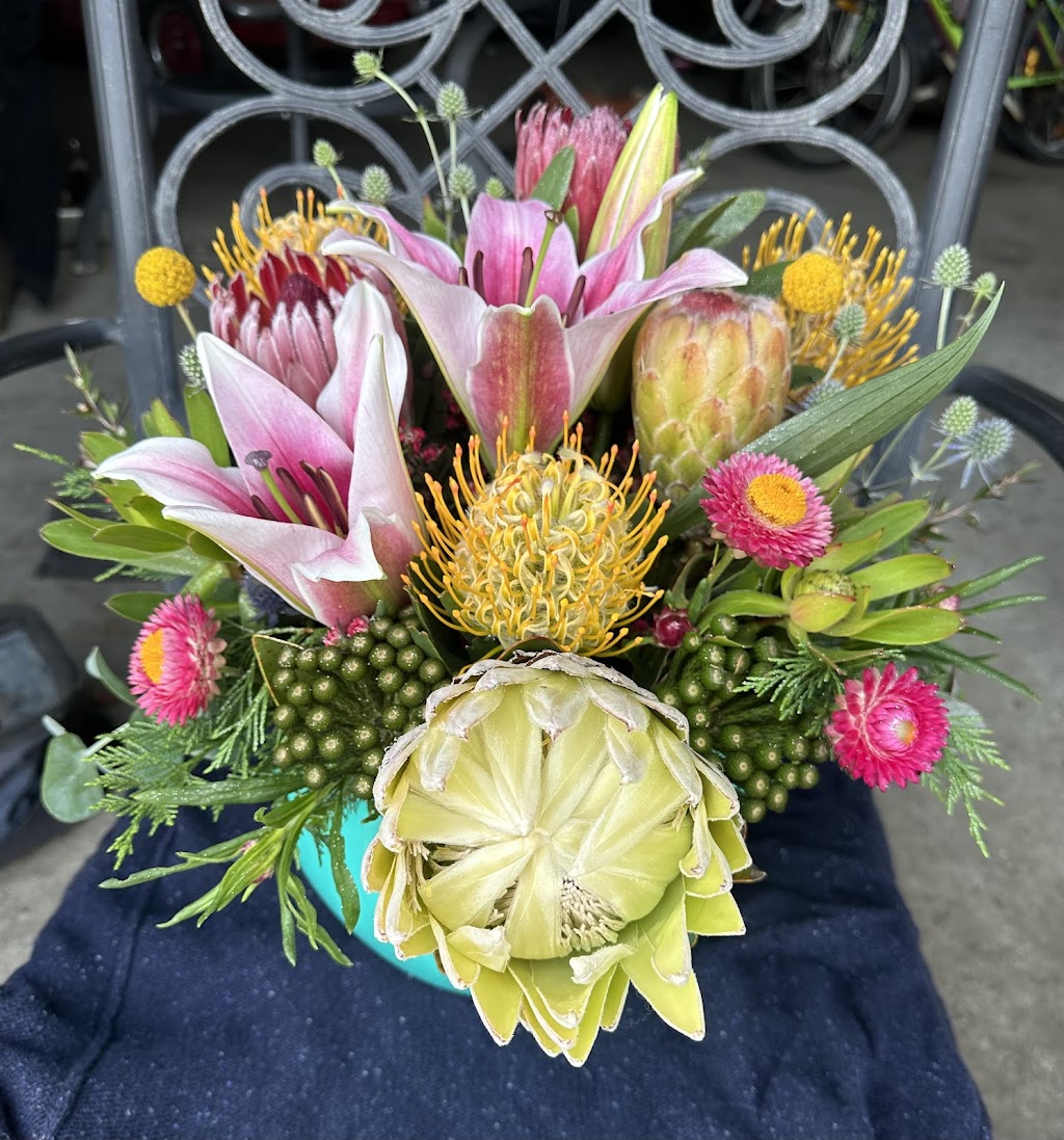 Florist gump flowers | 13 Prince St, Rosedale VIC 3847, Australia | Phone: 0402 138 639