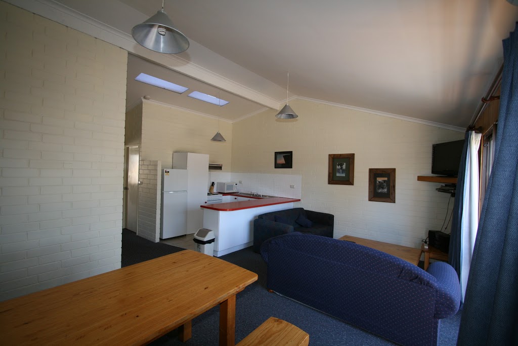 alpha centauri townhouses | lodging | 39 Gippsland St, Jindabyne NSW 2627, Australia | 0264562064 OR +61 2 6456 2064