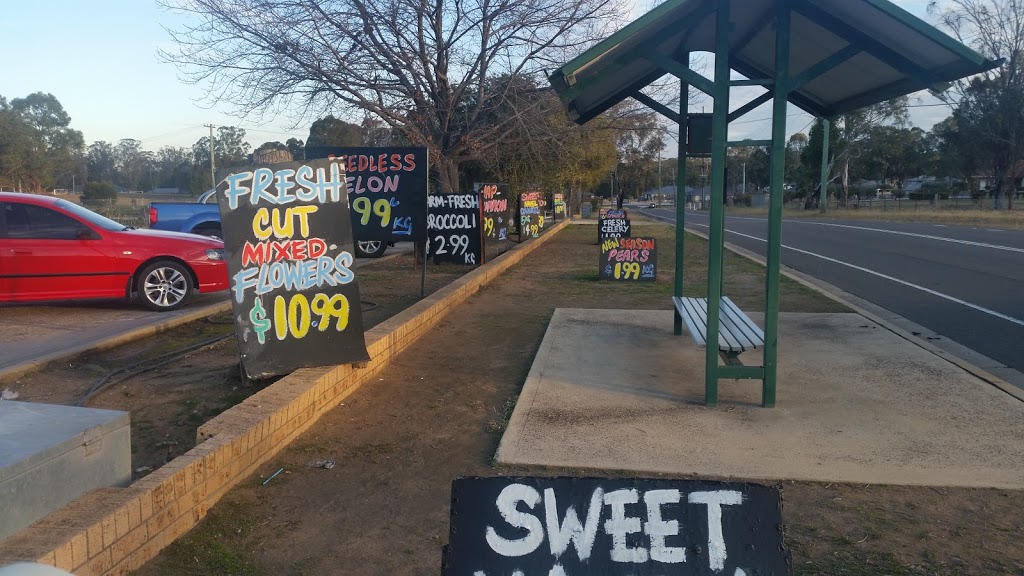 Llandilo Fruit Shop | supermarket | 312 Third Ave, Llandilo NSW 2747, Australia | 0247774898 OR +61 2 4777 4898