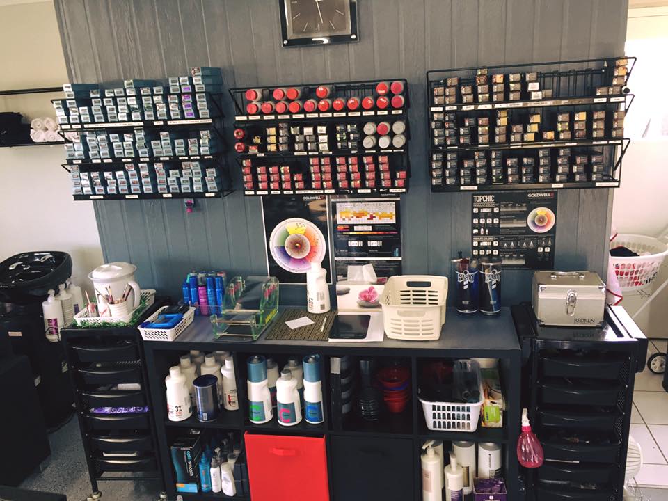 Rayzr Hair Artistry | hair care | 16 Pialba Downs Dr, Eli Waters QLD 4655, Australia | 0741914192 OR +61 7 4191 4192