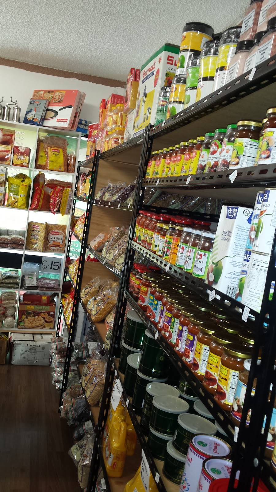 New Indian Store | grocery or supermarket | 3/40 Torquay Rd, Pialba QLD 4655, Australia | 0422457139 OR +61 422 457 139