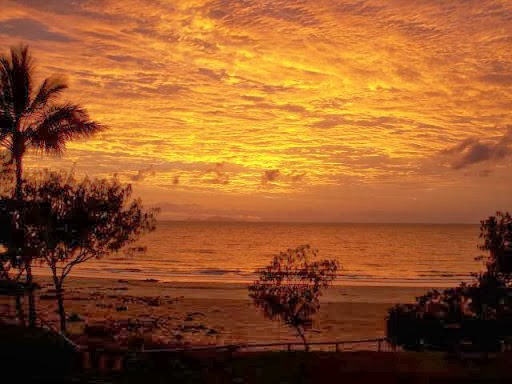 Campwin Beach House Bed and Breakfast | 37 Westcott Ave, Campwin Beach QLD 4737, Australia | Phone: (07) 4956 6624