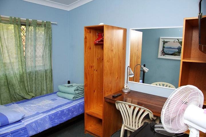 Indooroopilly Lodge & Motel | 21 Riverview Terrace, Indooroopilly QLD 4068, Australia | Phone: (07) 3378 4000