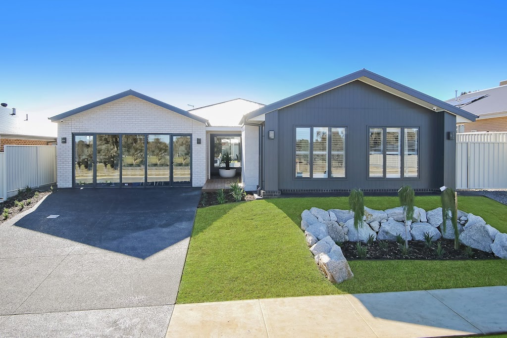 Alatalo Bros display home Albury | 20 Rodeo Dr, Thurgoona NSW 2640, Australia | Phone: (02) 6055 1080