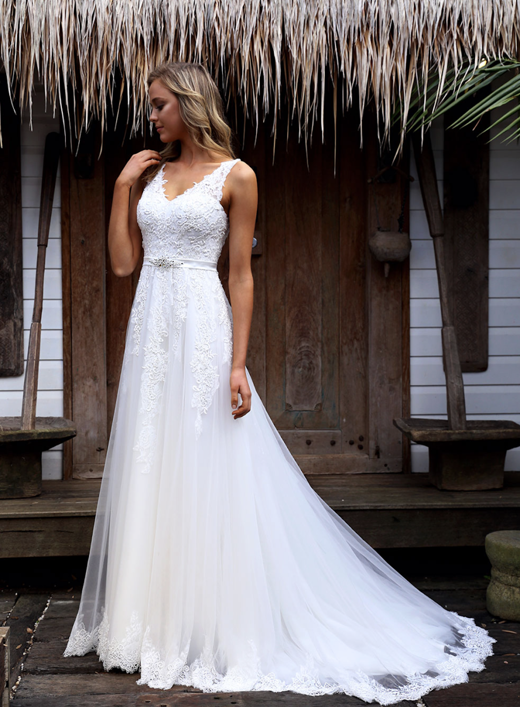 Luv Bridal & Formal Brisbane | 10/8 Springlands Dr, Slacks Creek QLD 4127, Australia | Phone: (07) 3806 0008