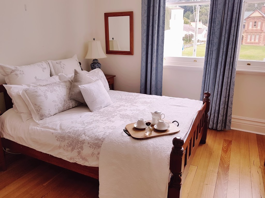 Cygnet Old Bank Bed and Breakfast | clothing store | 20 Mary St, Cygnet TAS 7112, Australia | 0418950587 OR +61 418 950 587