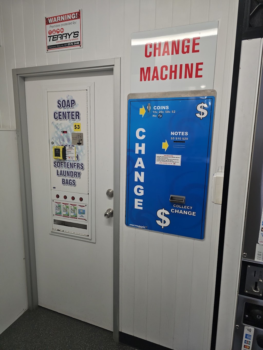 Waves Laundromat Miami | Ste 4/2098 Gold Coast Hwy, Miami QLD 4220, Australia | Phone: 0400 881 734