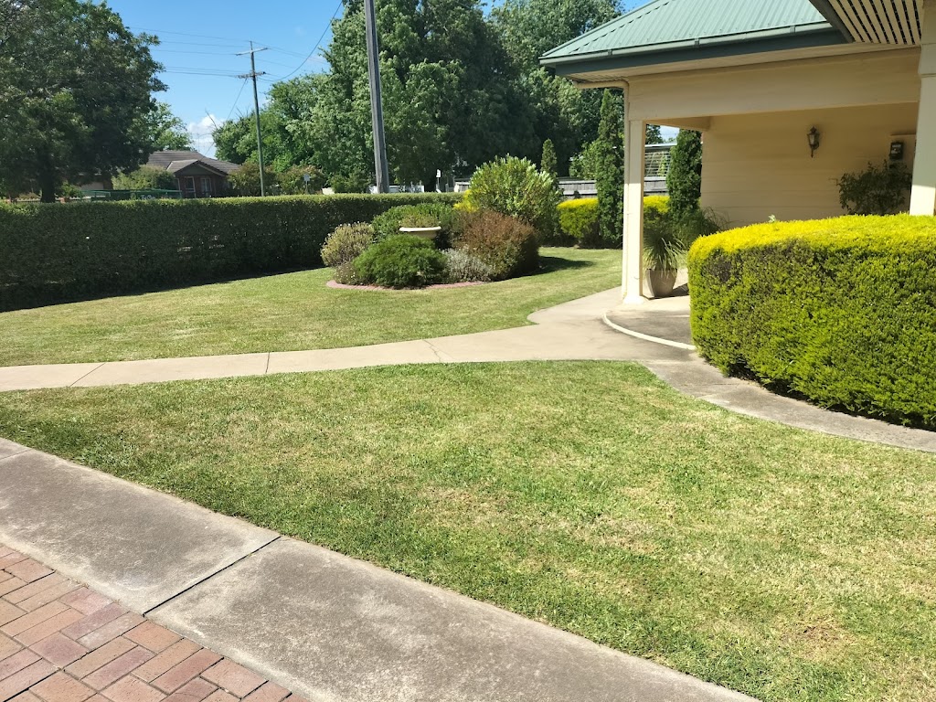 Micks first choice mowing landscaping | general contractor | 33 Ballintine St, Benalla VIC 3672, Australia | 0475631971 OR +61 475 631 971