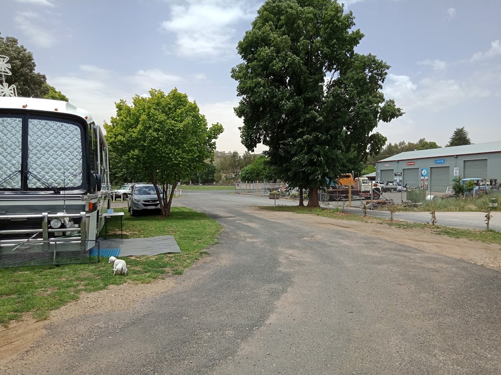 Molong Caravan Park | 5 Watson St, Molong NSW 2866, Australia | Phone: (02) 6366 8328