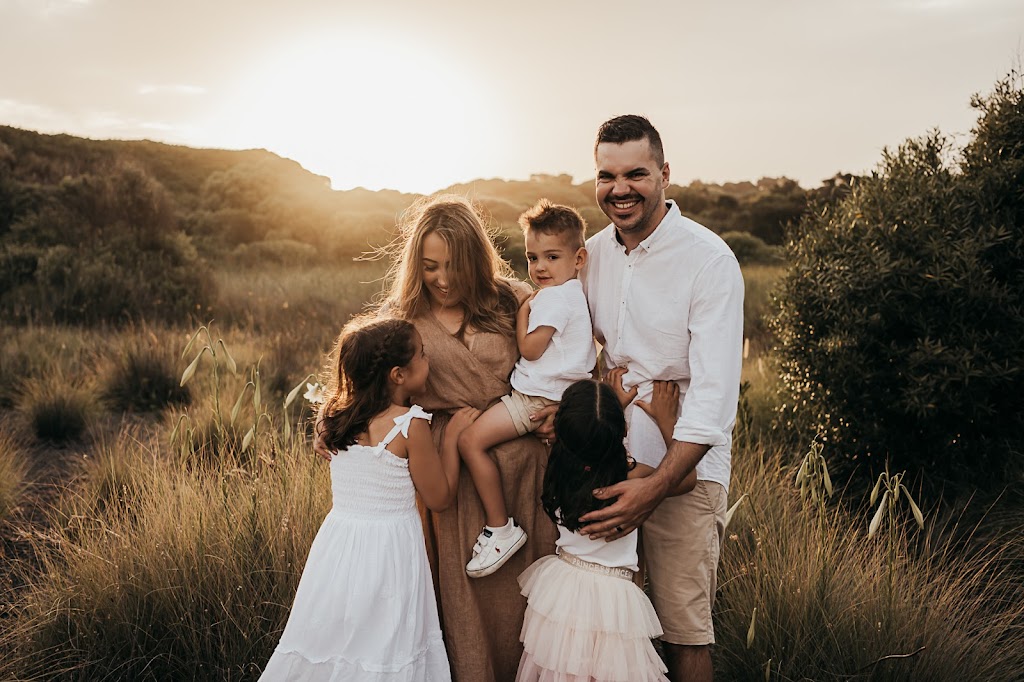 Golden Treasures Photography | 78 Brotheridge Ave, Calderwood NSW 2527, Australia | Phone: 0402 365 656