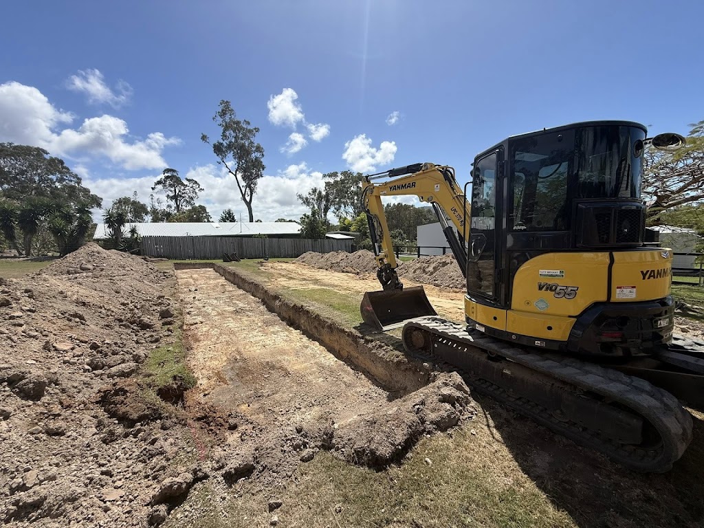 Keppel Bay Earthworx | 14 Greer St, Meikleville Hill QLD 4703, Australia | Phone: 0437 990 899