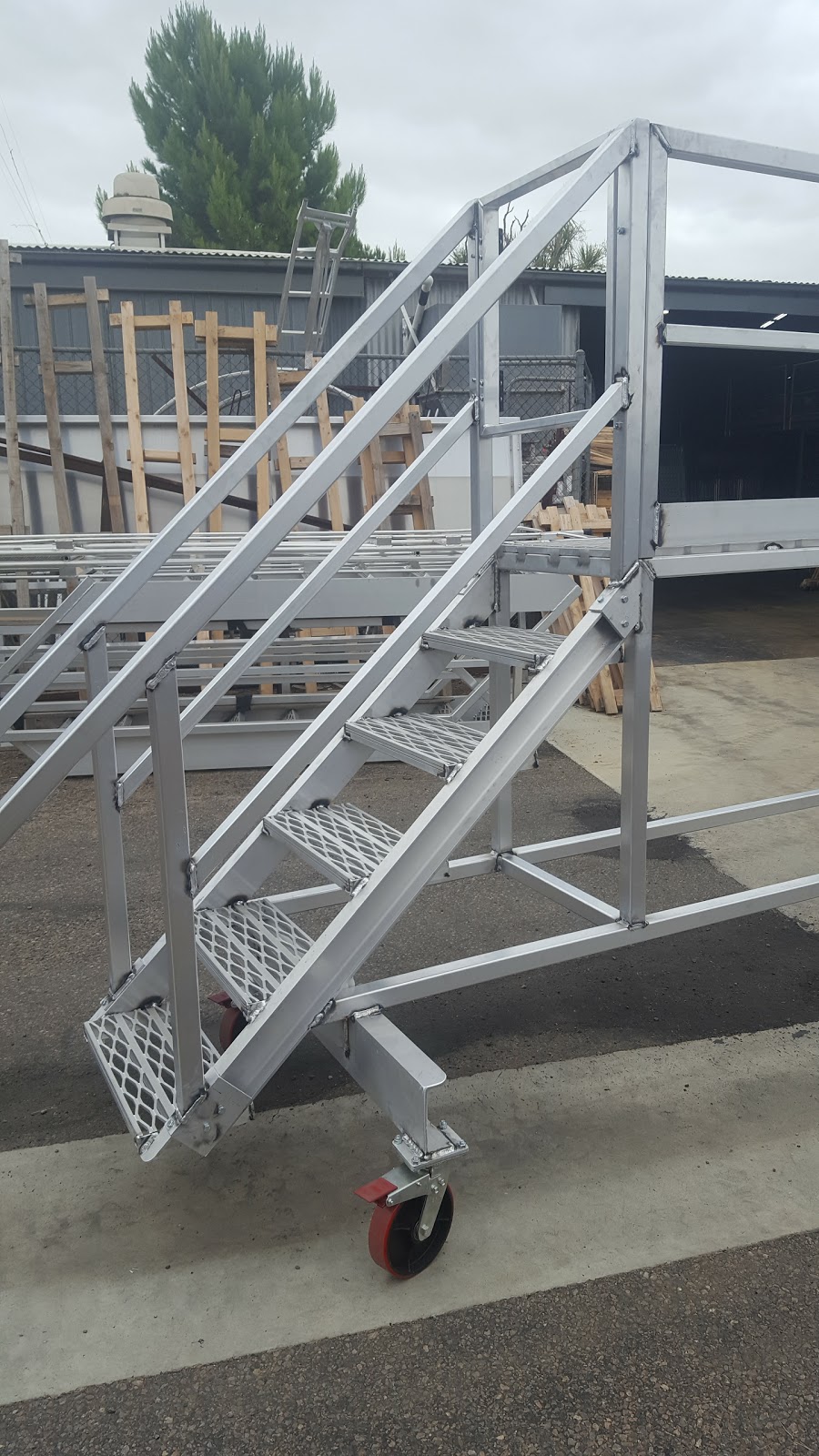 Allweld Ladders | 225 Adelaide Rd, Murray Bridge SA 5253, Australia | Phone: (08) 8532 5884