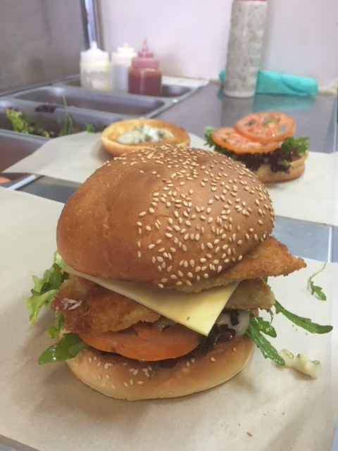 Tower Hill fish & chips | meal takeaway | 1 Golf Links Rd, Frankston VIC 3199, Australia | 0397814583 OR +61 3 9781 4583