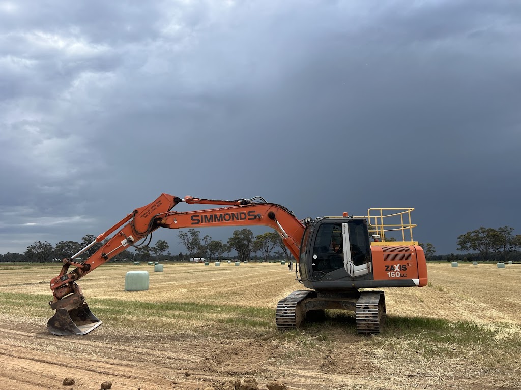 Simmonds Excavations | 33 Barr Park Rd, Cohuna VIC 3568, Australia | Phone: 0427 228 766