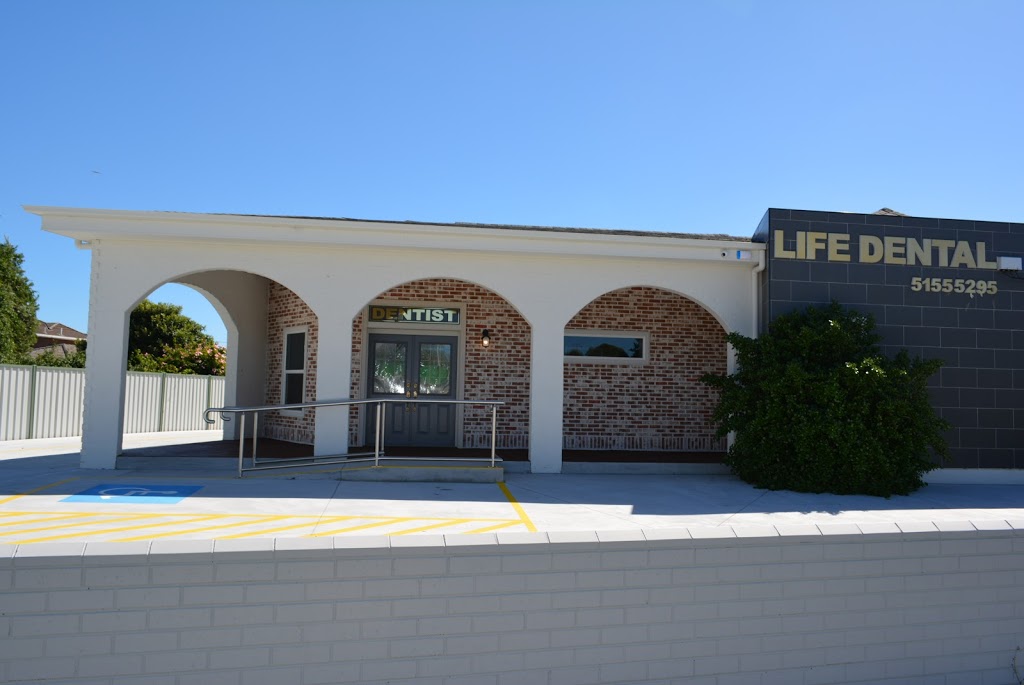 Life Dental care | dentist | 17 Church St, Lakes Entrance VIC 3909, Australia | 0351555295 OR +61 3 5155 5295