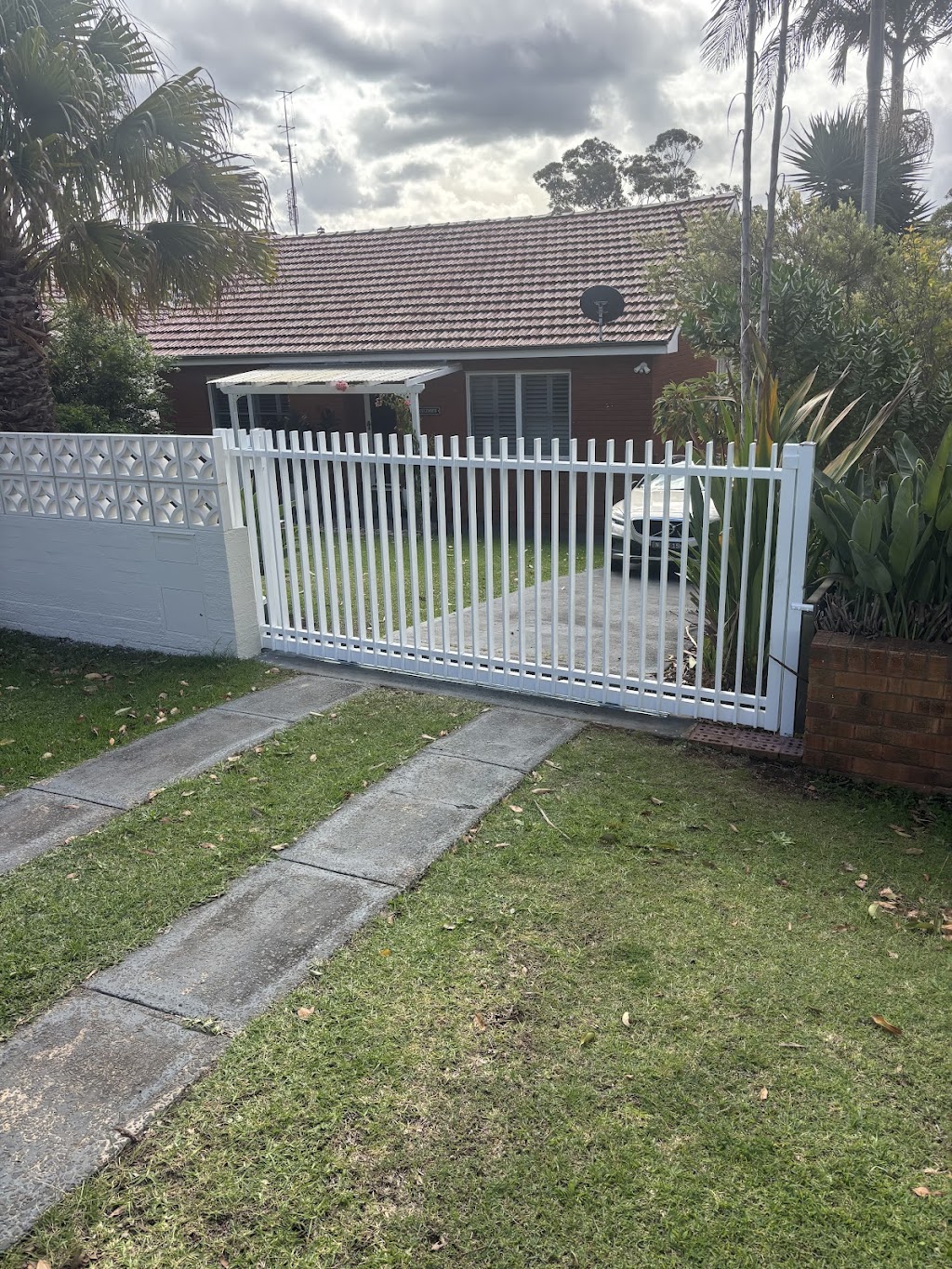 Fence Builders Illawarra | 23 The Esplanade, Oak Flats NSW 2529, Australia | Phone: 0488 158 286