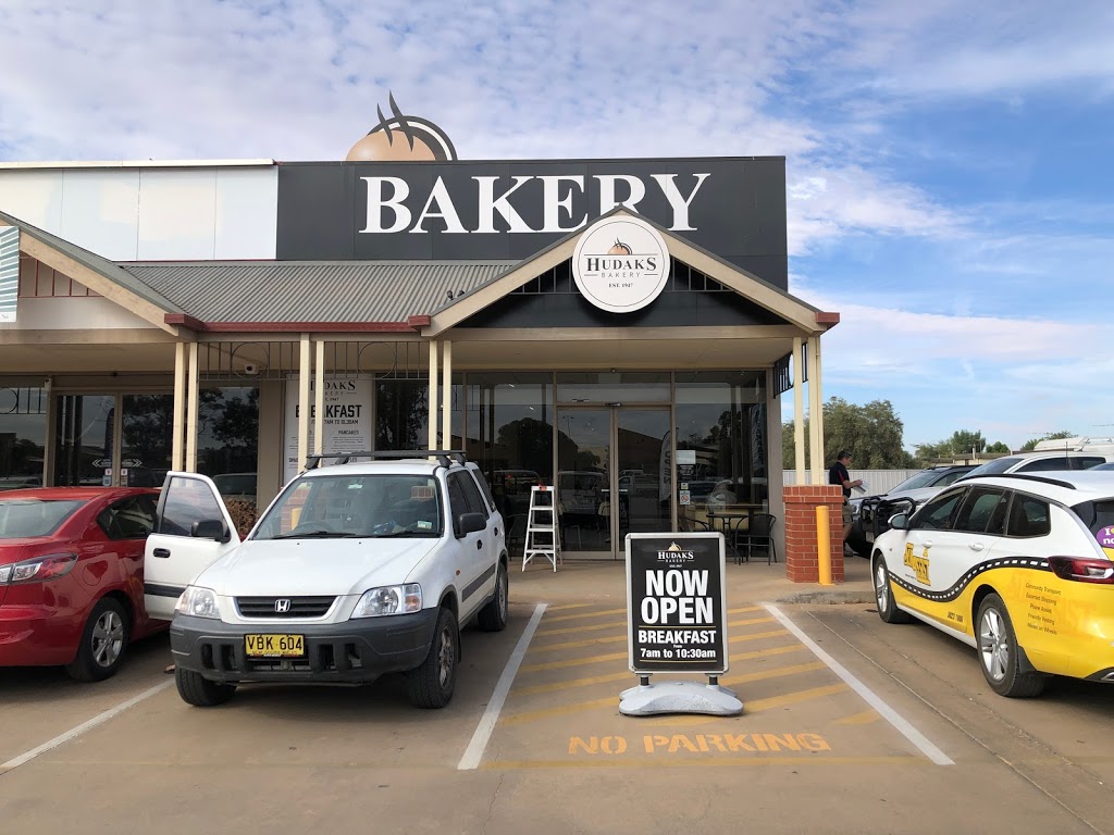 Hudaks Bakery | bakery | 848A Fifteenth St, Mildura VIC 3500, Australia | 0350211789 OR +61 3 5021 1789