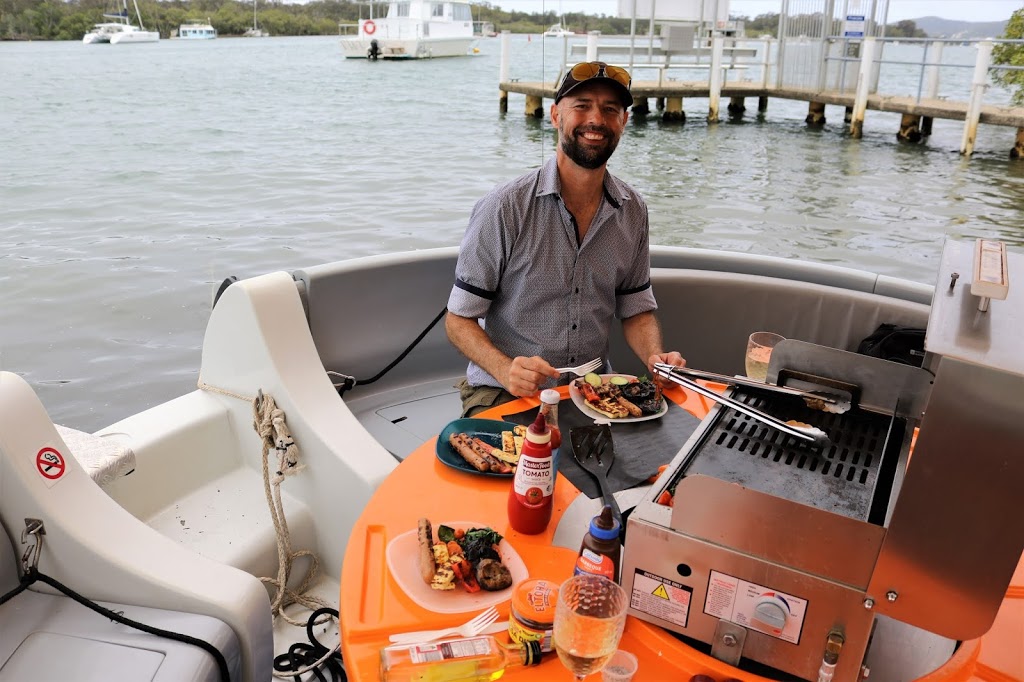 Roundaboat Boat Hire Noosa | Jetty, 186 Gympie Terrace, Noosaville QLD 4566, Australia | Phone: 0402 246 791