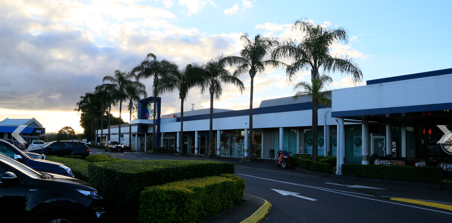 Kenmore Village Shopping Centre | shopping mall | 9 Brookfield Rd, Kenmore QLD 4069, Australia | 0737254288 OR +61 7 3725 4288