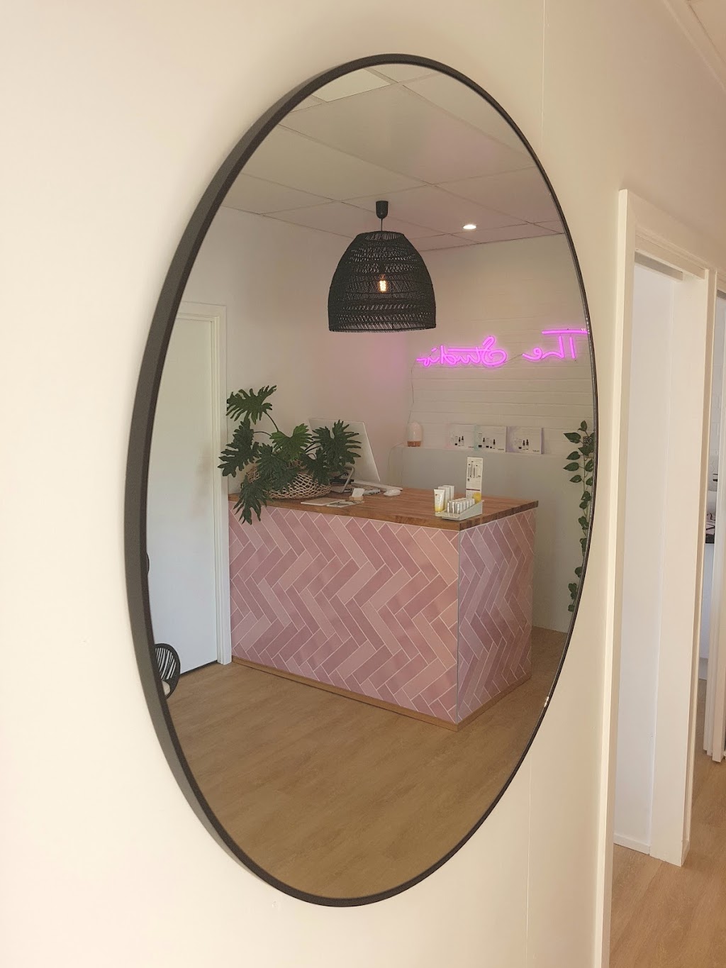 The Studio Beauty & Wellness | beauty salon | 4/42 Grey St, Kalbarri WA 6532, Australia | 0899372222 OR +61 8 9937 2222