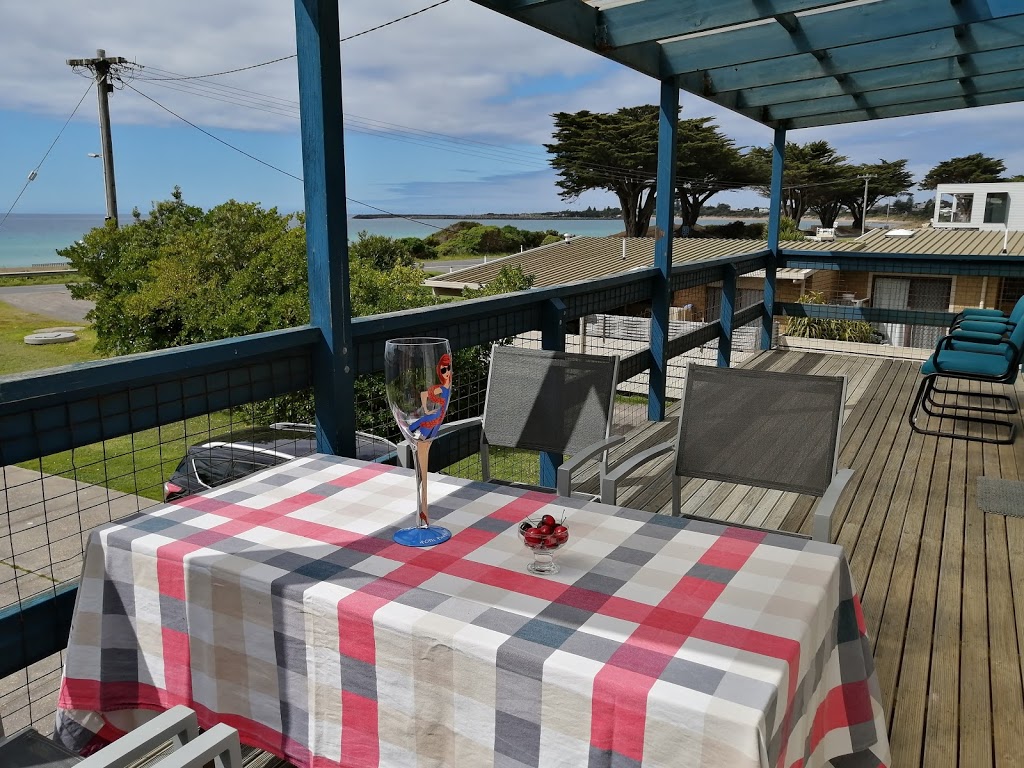 Seaview Holiday House | lodging | 223 Great Ocean Rd, Apollo Bay VIC 3233, Australia | 0432855496 OR +61 432 855 496