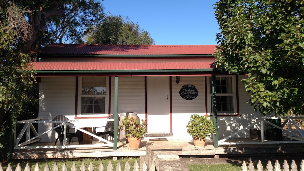Coonawarras Pyrus Cottage | lodging | 9 Helen Rd, Coonawarra SA 5263, Australia | 0887363399 OR +61 8 8736 3399
