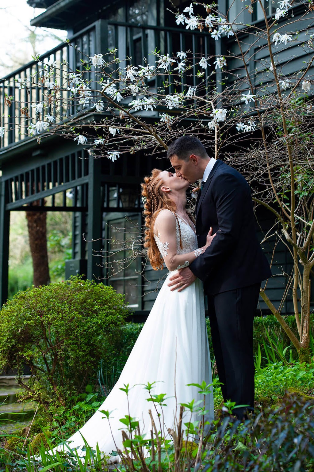 Weddings Dandenong Ranges | 3 Claverton Ave, Mount Dandenong VIC 3767, Australia | Phone: 0408 921 813