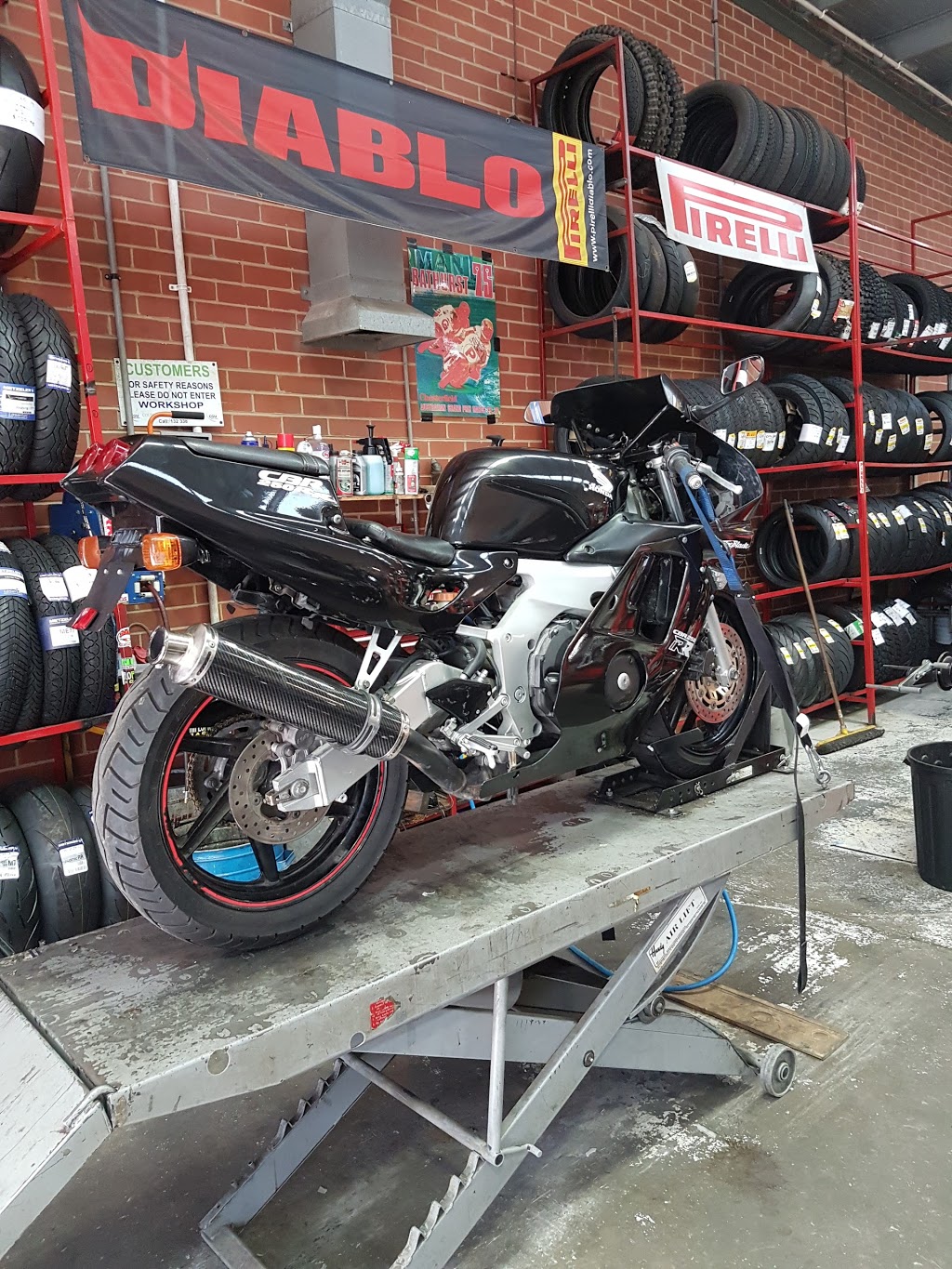 Pablos Motorcycle Tyres | car repair | Factory 2/16 Rosemary Ct, Mulgrave VIC 3170, Australia | 0395615522 OR +61 3 9561 5522