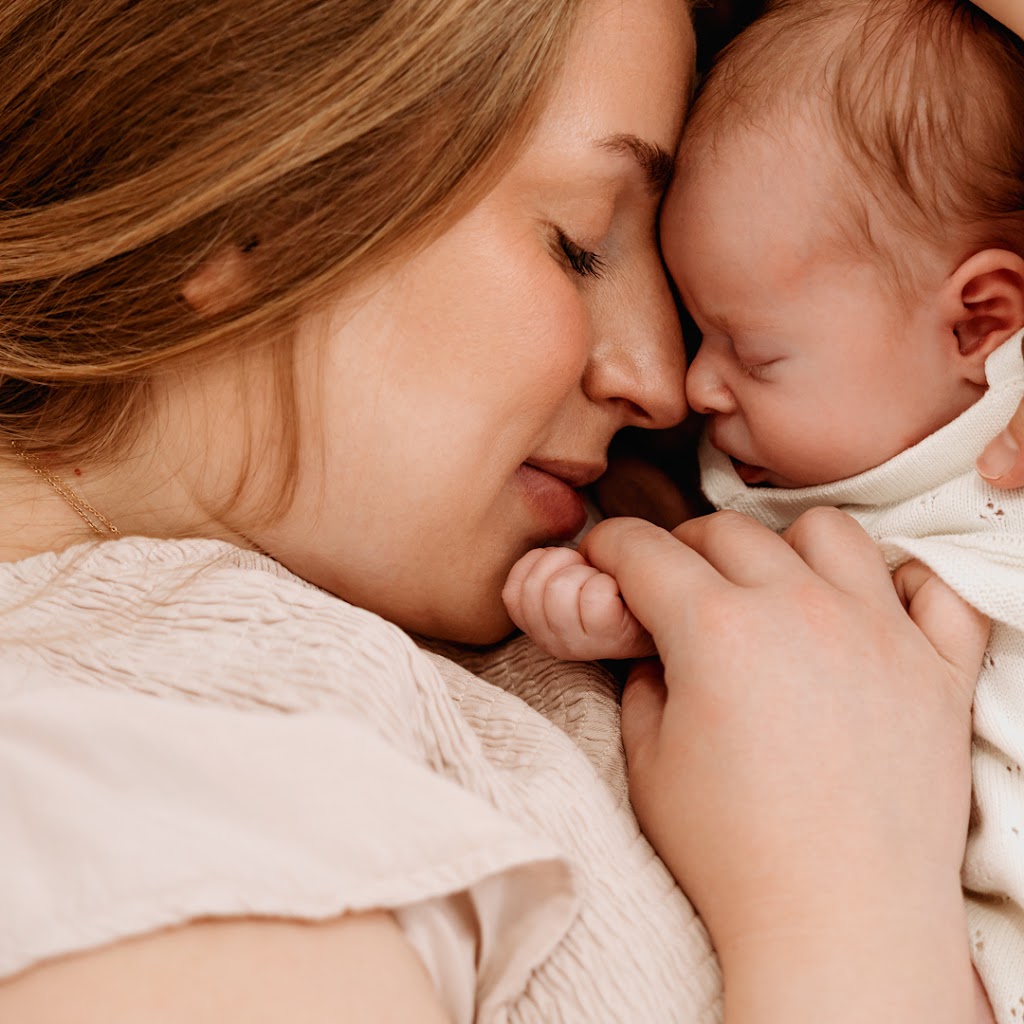 Erika Matos Photography | 63 Thames Dr, Erina NSW 2250, Australia | Phone: 0494 308 037