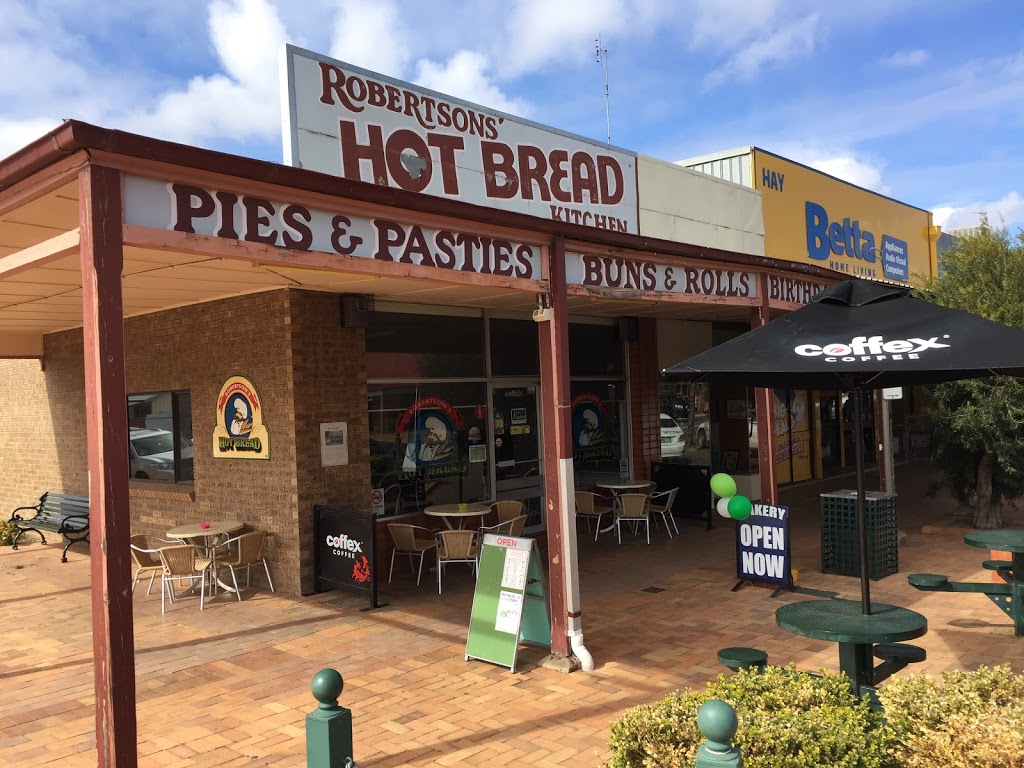 Robertsons Hot Bread Kitchen | 149 Lachlan St, Hay NSW 2711, Australia | Phone: (02) 6993 1130