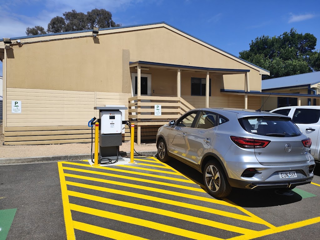 Chargefox Charging Station | point of interest | 113 High St, Broadford VIC 3658, Australia | 1300518038 OR +61 1300 518 038