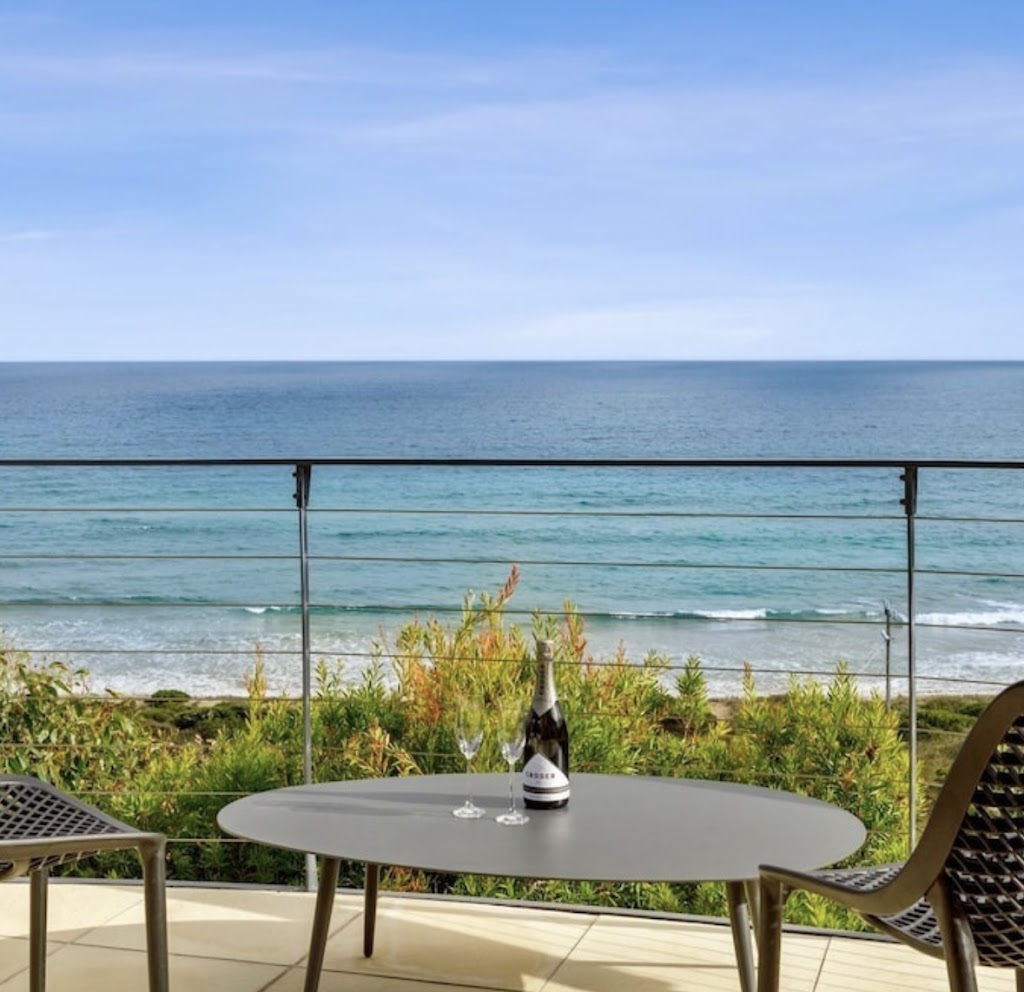 The Surf Spot Spectacular Eastern View Beach House | 635 Great Ocean Rd, Eastern View VIC 3231, Australia | Phone: (03) 5289 4233