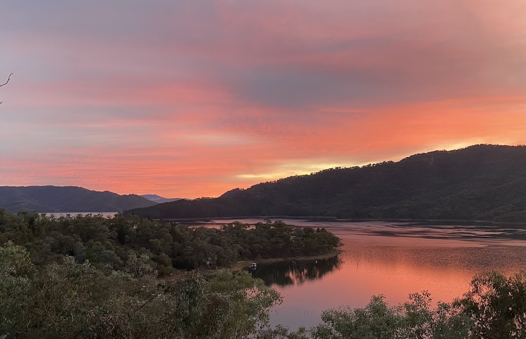 ODeer Lake Eildon Accommodation in Taylor Bay | 230 Taylor Bay Left Arm Rd, Taylor Bay VIC 3713, Australia | Phone: 0407 812 536