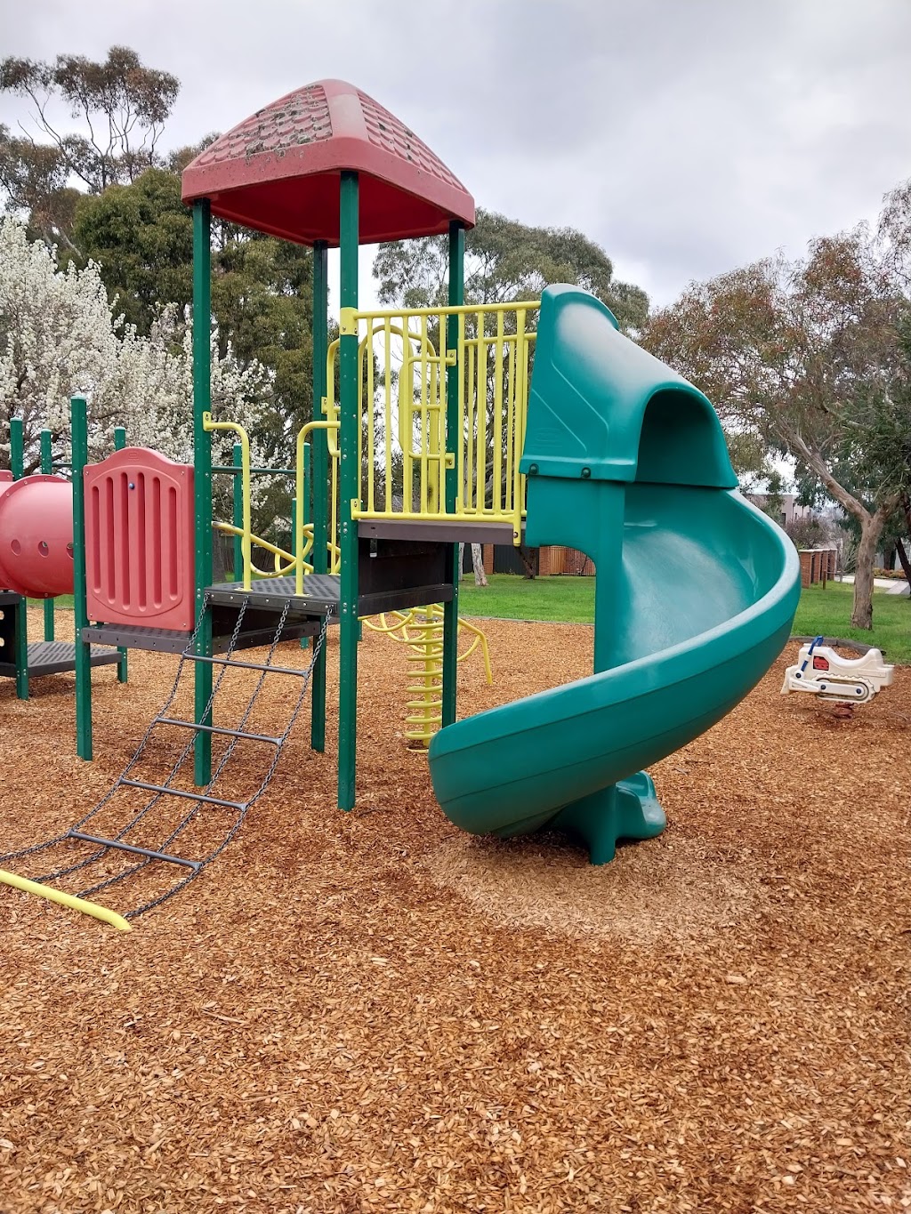 Murray Drive Playground | 37 Murray Dr, Burwood VIC 3125, Australia | Phone: (03) 8606 3500