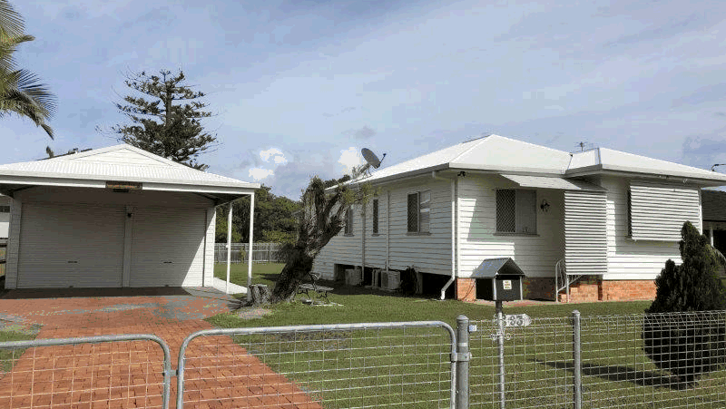 Urangan Harbour Cottage Holiday Accommodation | 93 Miller St, Urangan QLD 4655, Australia | Phone: (07) 4128 2188