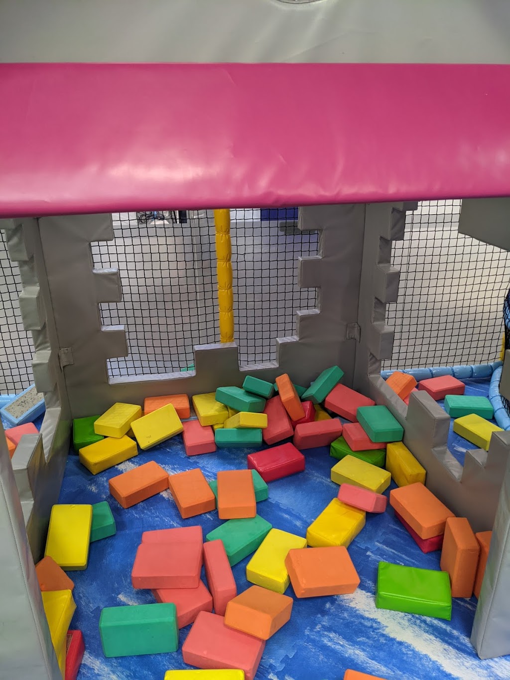 Chipmunks Playland & Cafe Pakenham | Tenancy 4/825 Princes Hwy, Pakenham VIC 3810, Australia | Phone: (03) 5925 7732