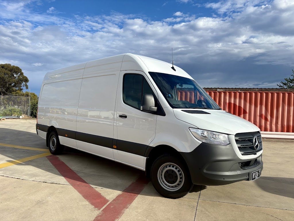 Ryza Kouriers “Courier with a Kaye” | 146 Olympic Parade, Kangaroo Flat VIC 3555, Australia | Phone: 0406 851 772