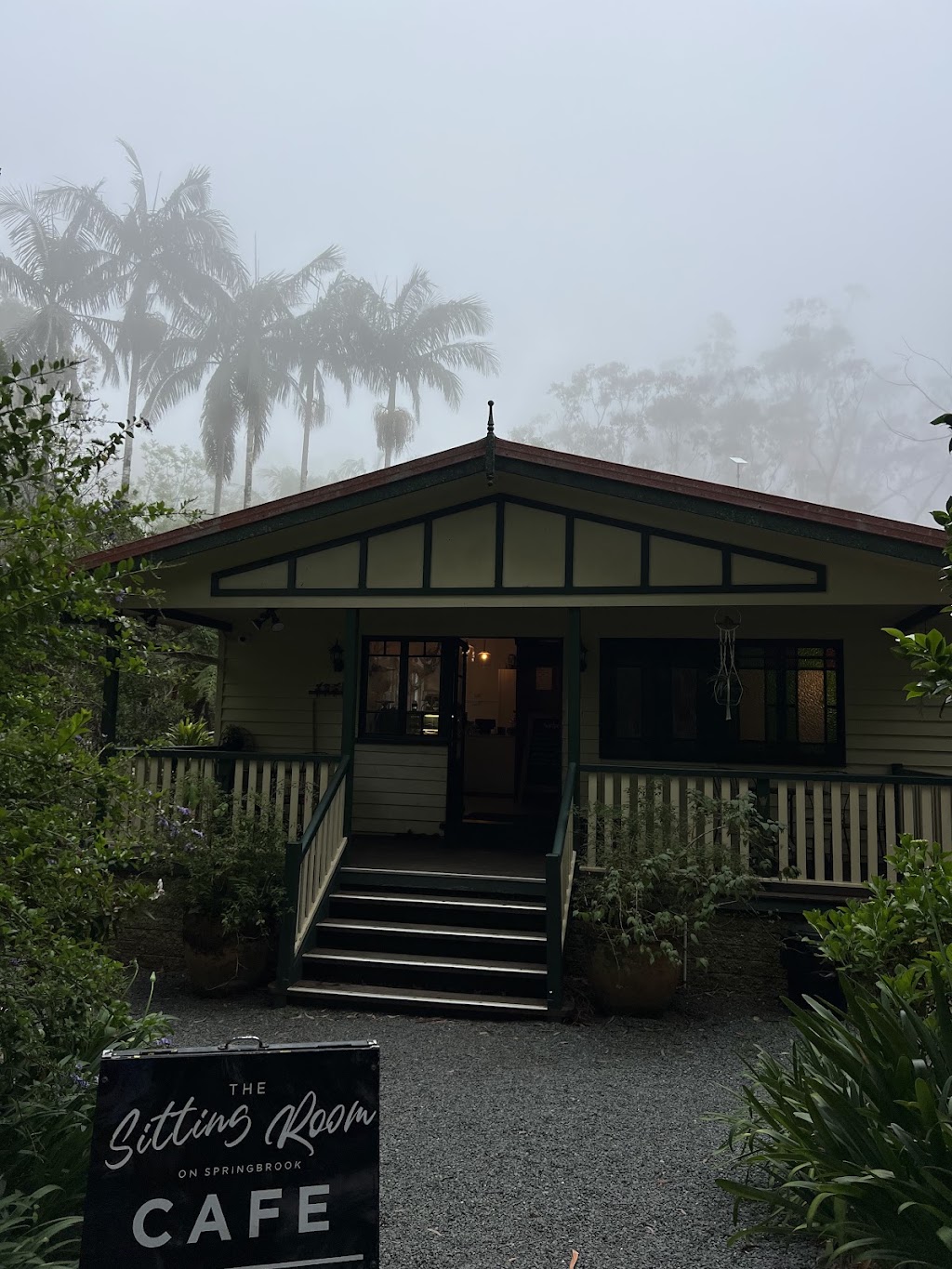 The Sitting Room Cafe | 8 Canyon Parade, Springbrook QLD 4213, Australia | Phone: 0427 682 856