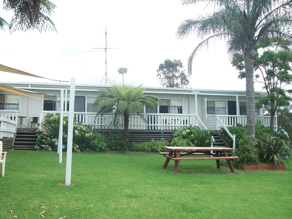 Top of the Lake Holiday Units | lodging | 3013 Princes Hwy, Millingandi NSW 2549, Australia | 0264956288 OR +61 2 6495 6288