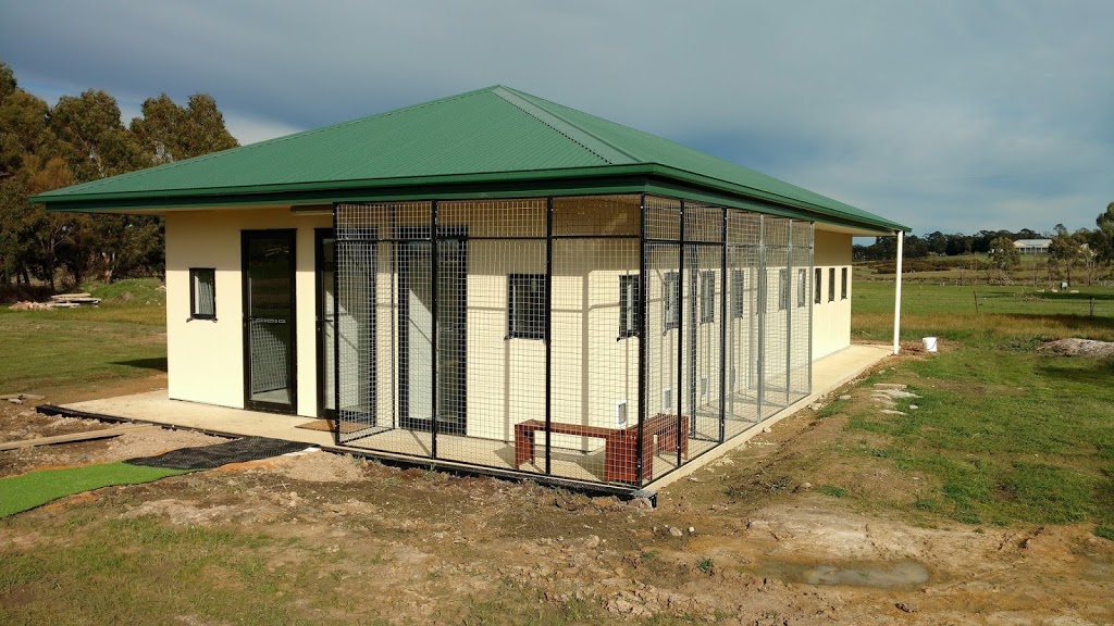 Karingal Cattery | 43 Karingal Park Dr, Smythes Creek VIC 3351, Australia | Phone: 0418 247 031