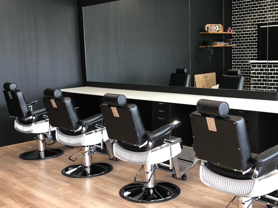 Razor Bros Barber Shop | hair care | shop 4/16-22 Yarrabilba Dr, Yarrabilba QLD 4207, Australia | 0755155771 OR +61 7 5515 5771
