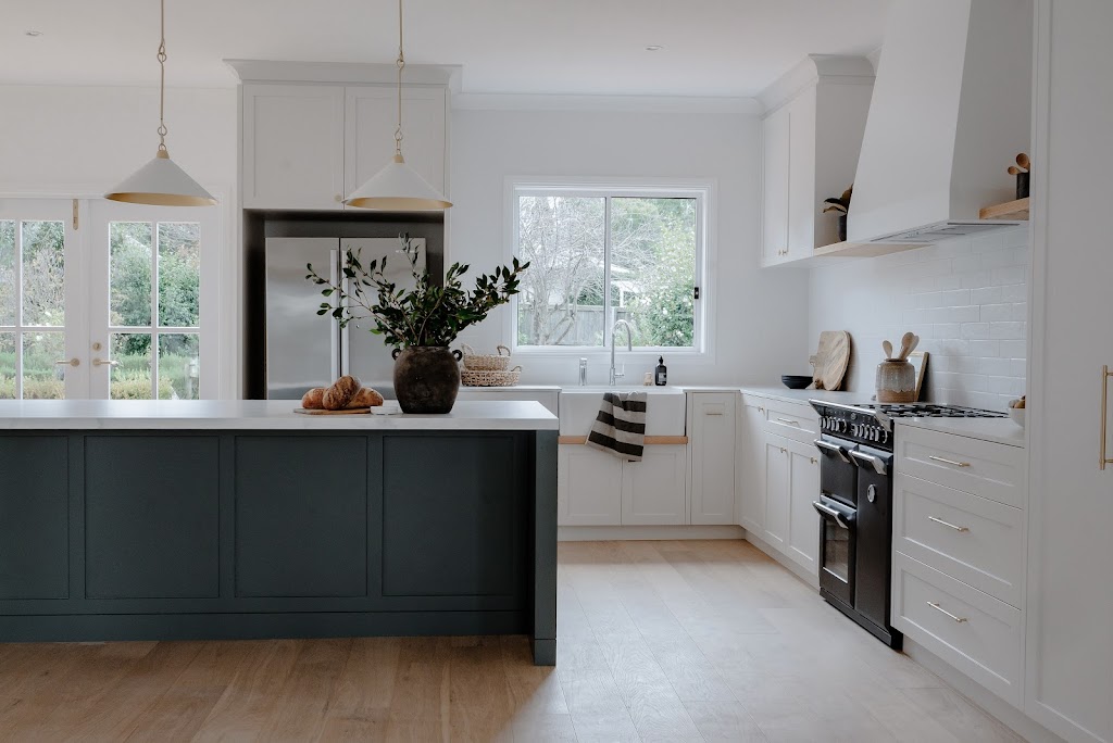 Cutting Edge Custom Cabinetry | 3 Idolwood Rdg, Bundanoon NSW 2578, Australia | Phone: 0488 603 123