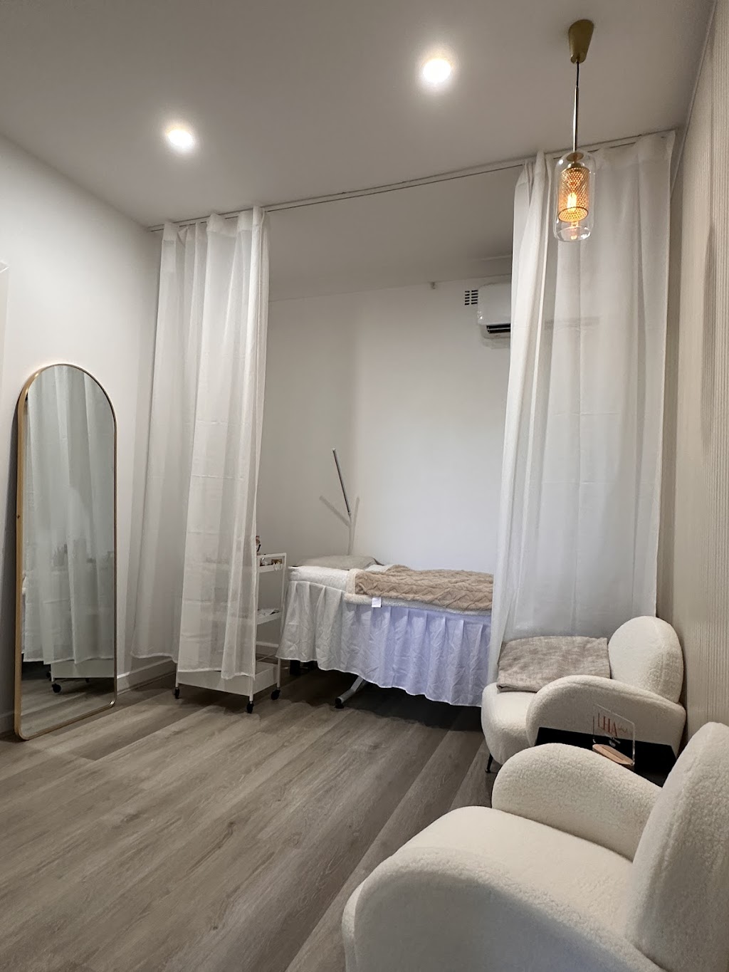Double Happiness Lashes | Second floor inside S&S Hair salon, 300 Stephensons Rd, Mount Waverley VIC 3149, Australia | Phone: 0478 966 385