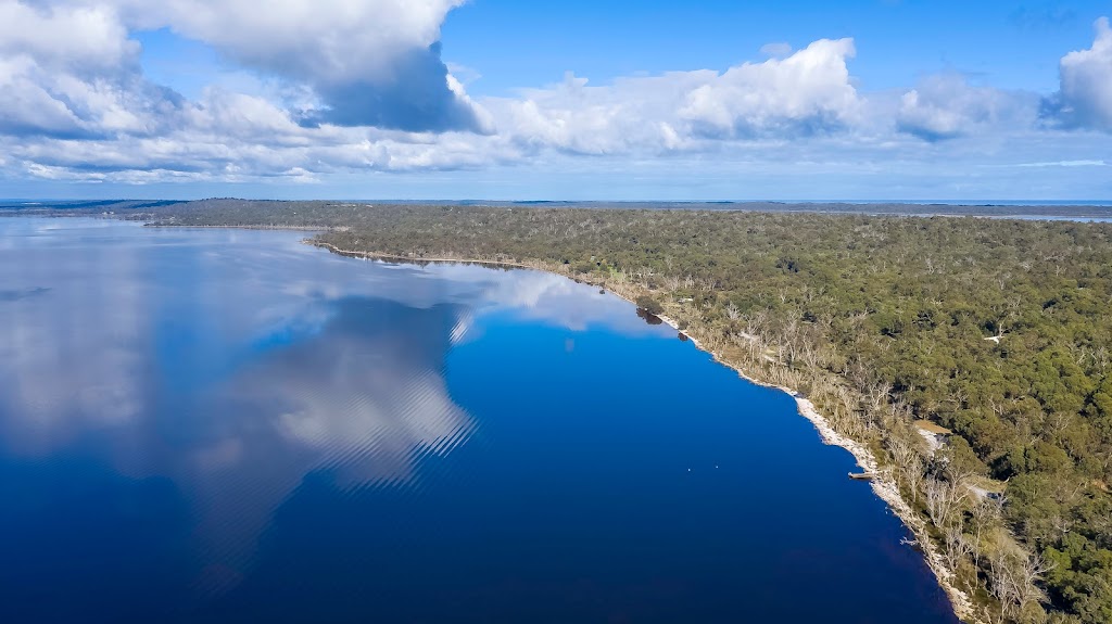 Lake Clifton Winery | 286 Newnham Rd, Lake Clifton WA 6215, Australia | Phone: 0457 166 300