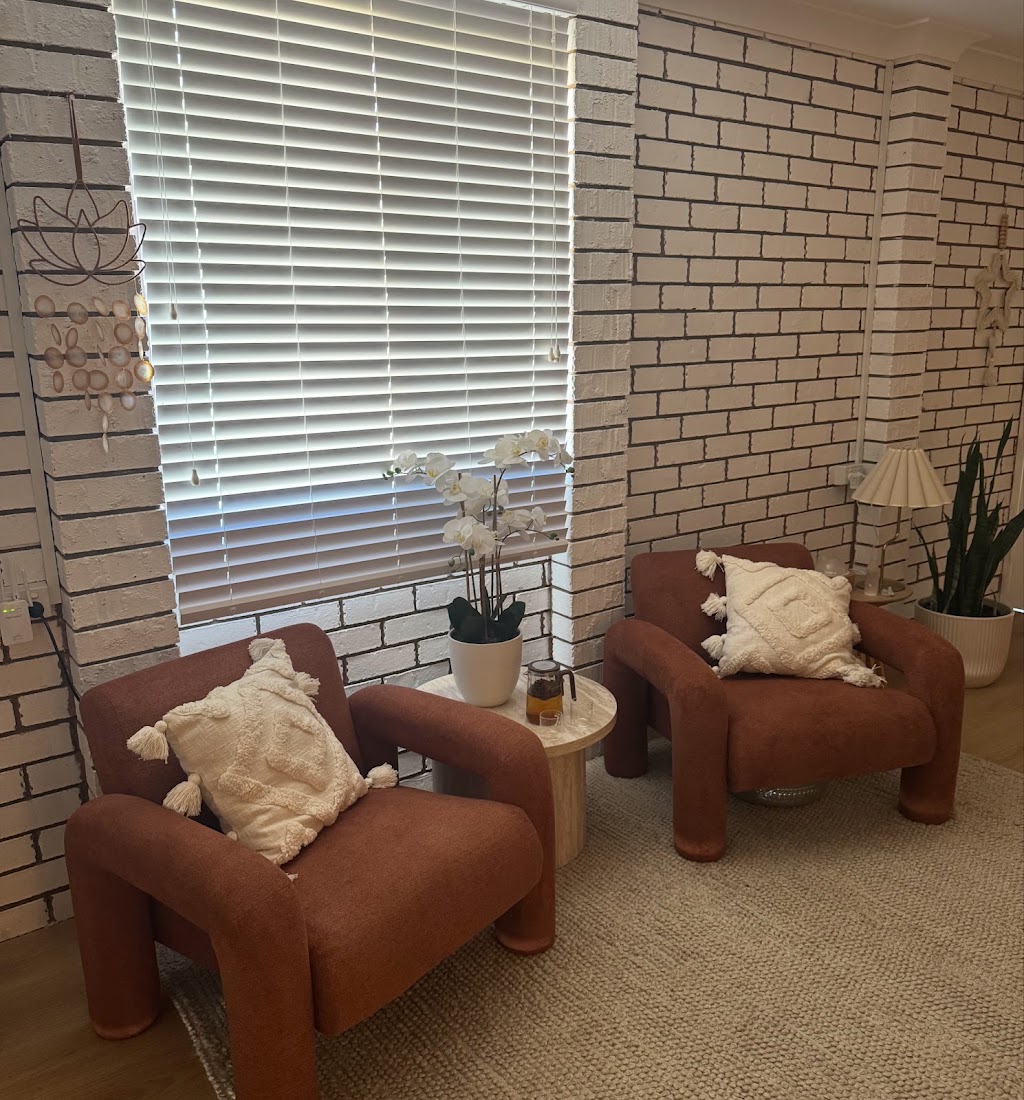 Luxe Parlour Cowra | 2 River Park Rd, Cowra NSW 2794, Australia | Phone: 0400 896 807
