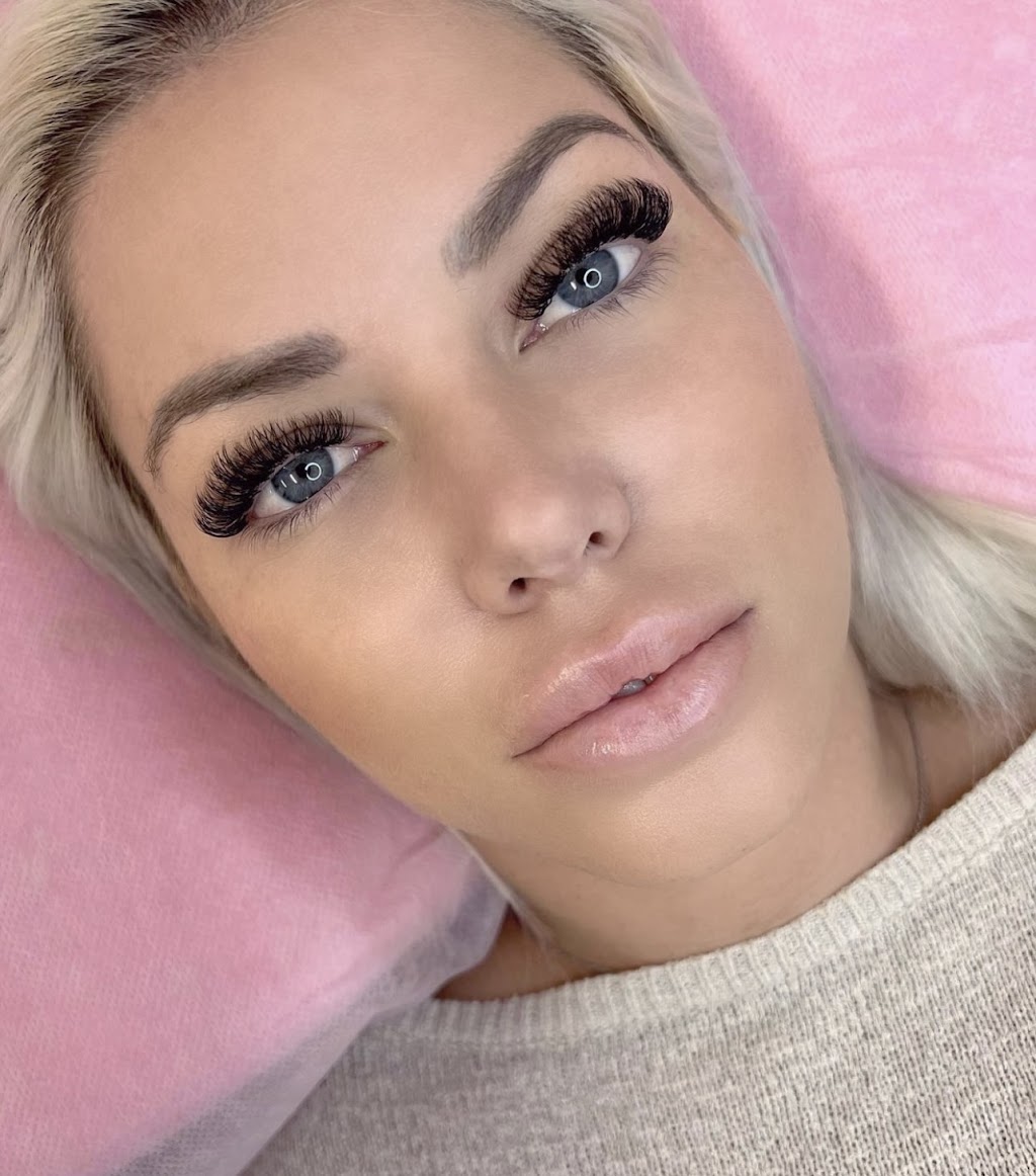 Miss Daisy Lashes | 16 Seagull Ave, Mermaid Beach QLD 4218, Australia | Phone: 0400 337 391