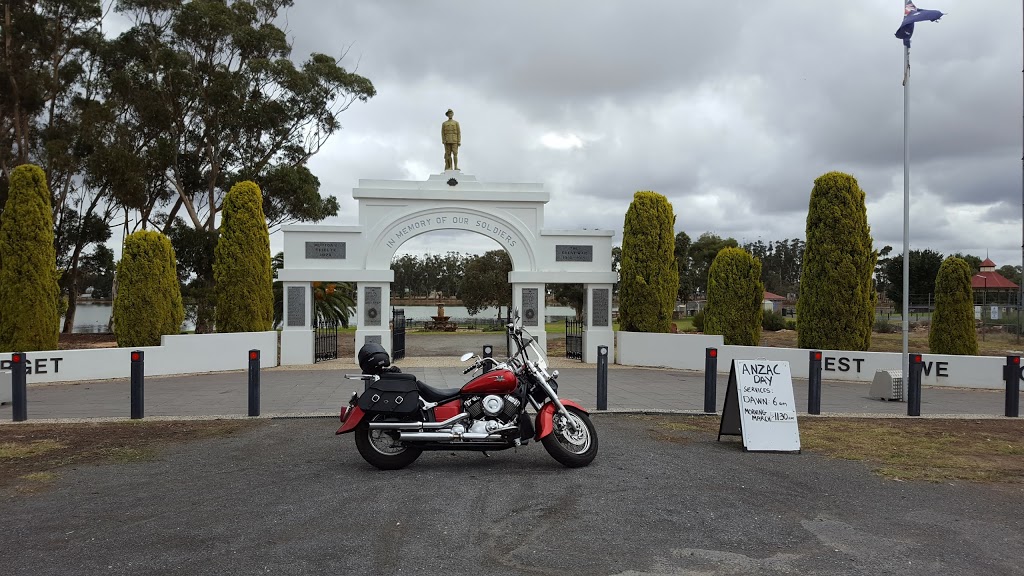 Murtoa Memorial Gates | museum | 58-60 Marma St, Murtoa VIC 3390, Australia