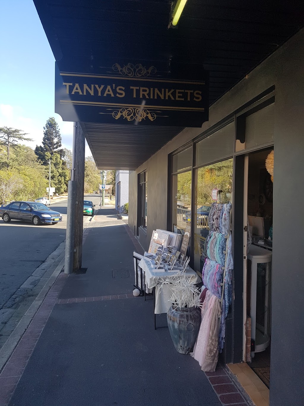 Tanyas Trinkets | 4/123 Argyle St, Picton NSW 2571, Australia | Phone: 0402 378 402